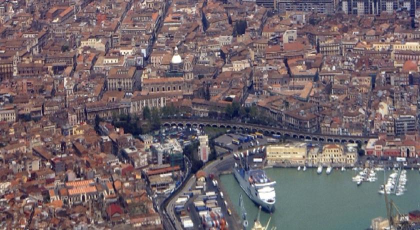 Ferienwohnung Gli Archi Catania Zimmer foto